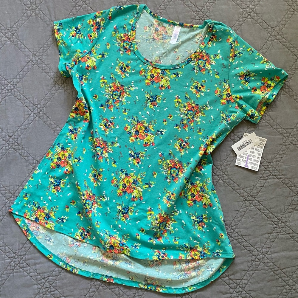 Lularoe Large Women’s Classic Tee Shirt